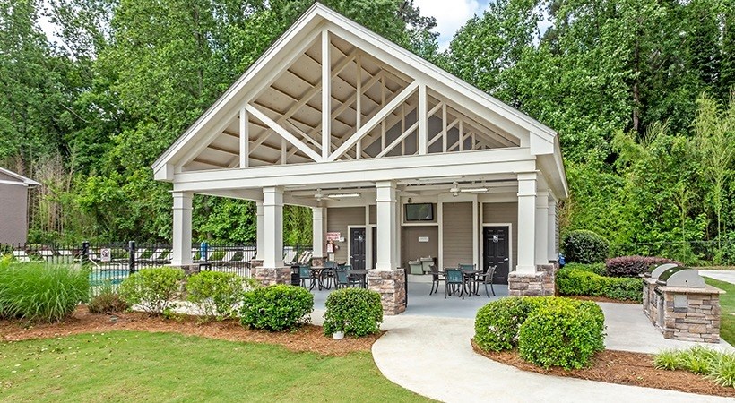 the reserve at bucklin hill leasing office and patio