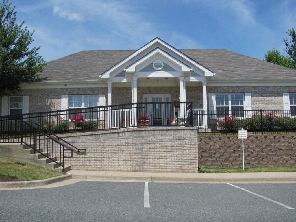 Exterior Landscape at Woodwind Villa, Woodbridge, 22191