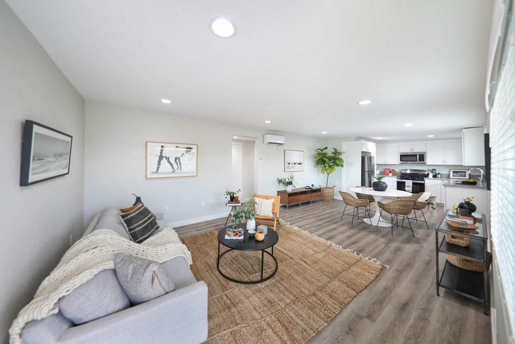 Pacific West Villas is a similar property to Windsor Court/Stratford Place located in Westminster