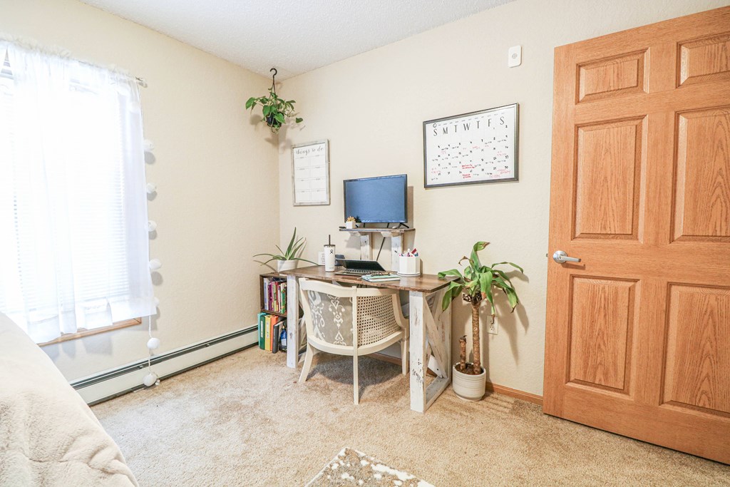Bedroom Desk at Boulder Ridge, Duluth, MN, 55811