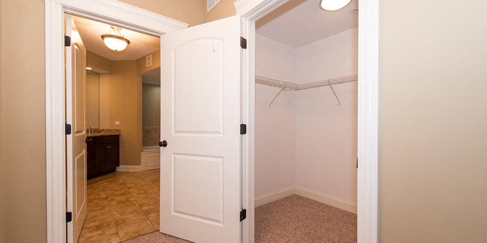 Closet Area at Countryside 10765, Illinois