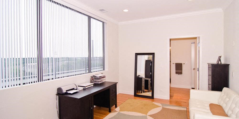 Work Desk at Lavergne 4810, Illinois, 60630