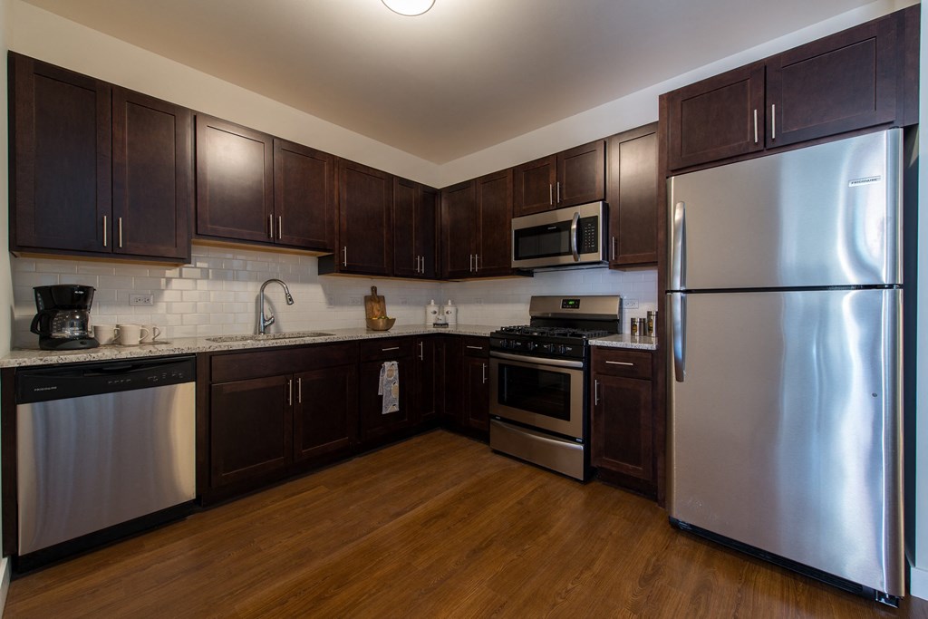 HIGHPOINT Albany Park On Kedzie