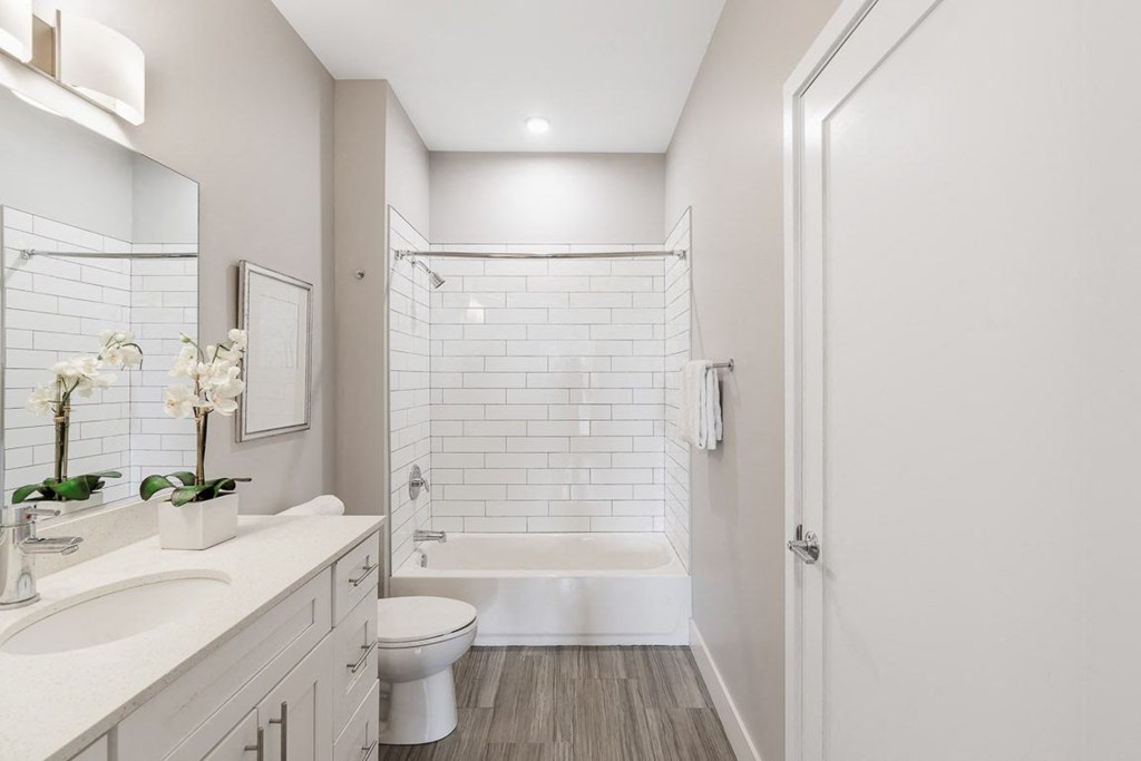 Bathroom With Bathtub at Barrington 101, Barrington, IL, 60010