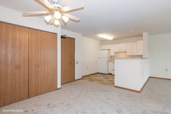 Open kitchen and living room layout Open kitchen and living room layout - Photo Gallery 2