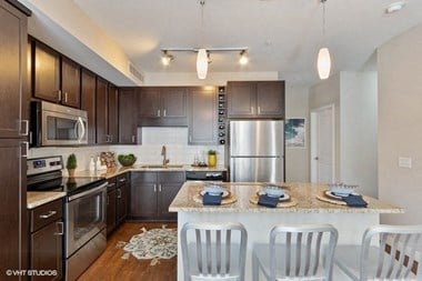 337 Washington Ave N Studio-2 Beds Apartment for Rent - Photo Gallery 1