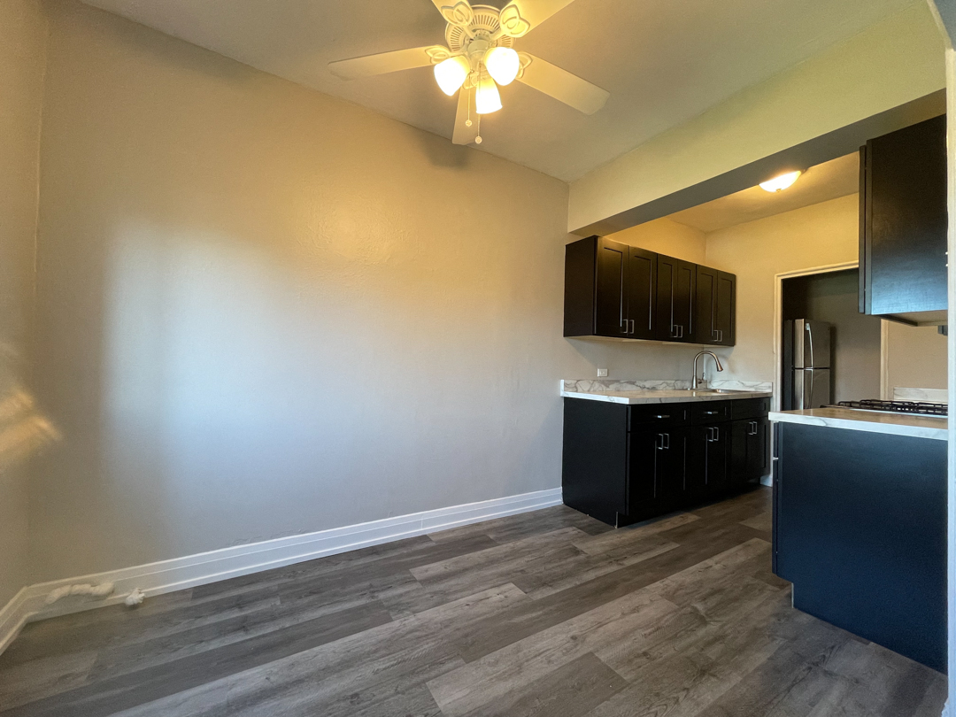 Ceiling Fan in Dining Nook at 1033 W Loyola, Chicago, 60626