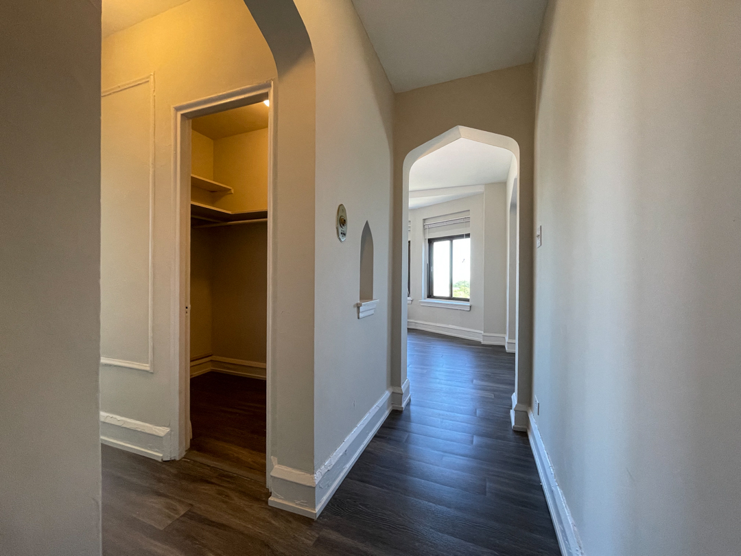 Lovely Entrance View at 1033 W Loyola, Chicago, IL, 60626