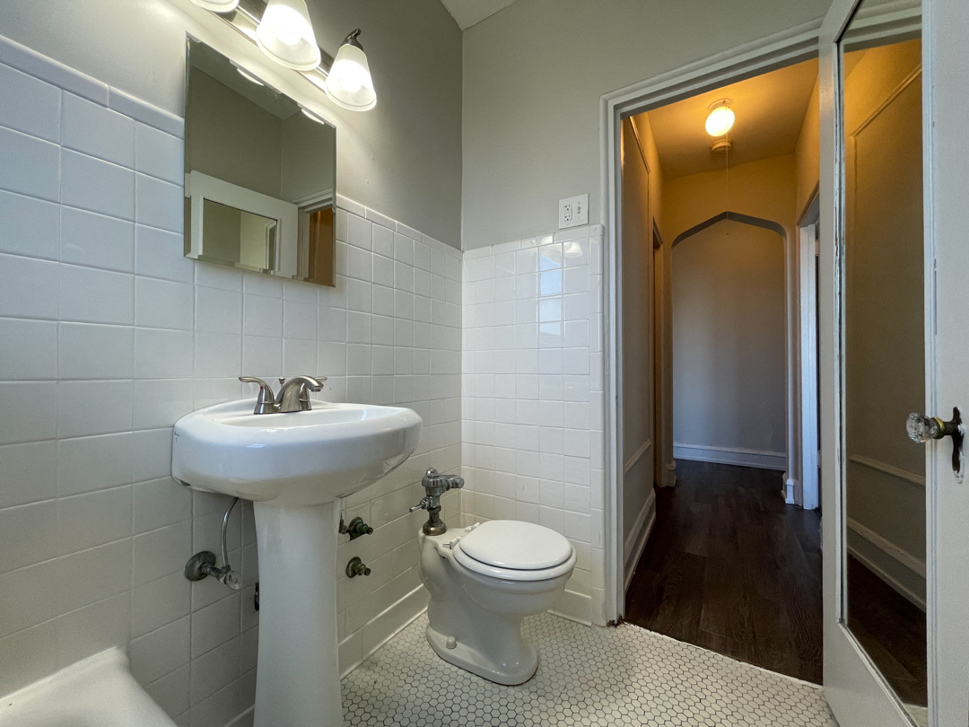 Vintage-Styled Bathroom at 1033 W Loyola, Chicago, 60626