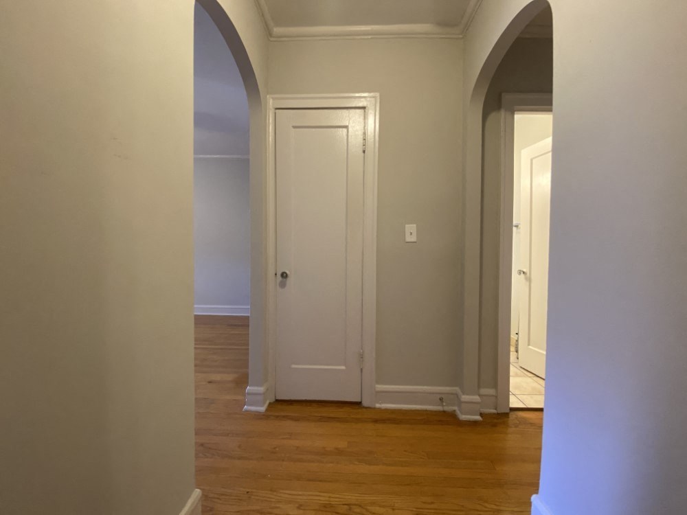 Front entry - Charlie Chaplin One Bedroom