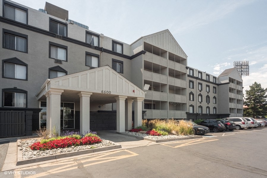 Welcome home to 4600 E Kentucky