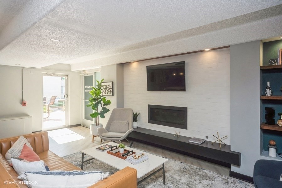Stylish resident lounge at 878 S Dexter St in Denver, CO