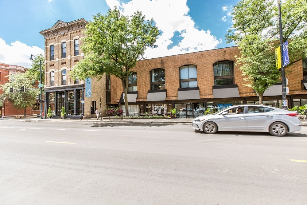 Perfectly located in Lincoln Park