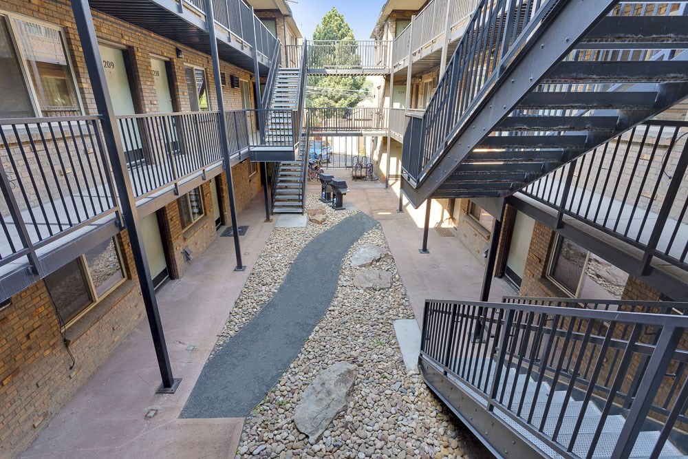 Lovely courtyard at 23 - 33 Pearl