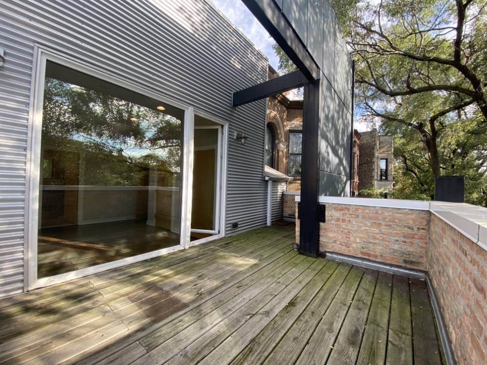 Huge main suite balcony