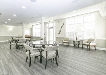 Enjoy time chatting with neighbors or playing the piano Enjoy time chatting with neighbors or playing the piano - Photo Gallery 5