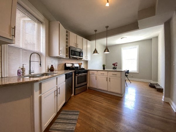 Bright kitchen and pendant lighting
