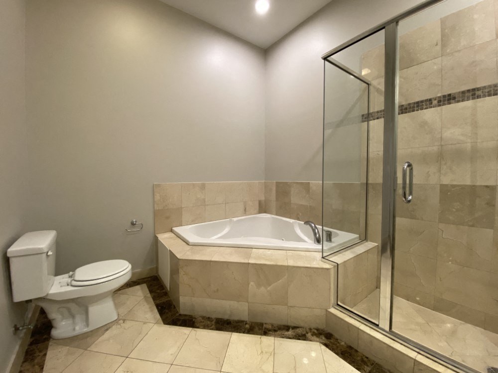 Garden tub in the bathroom - 3 Bedroom