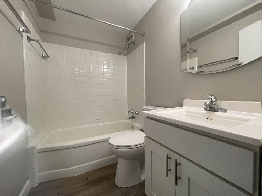 Bright bathroom with a tub and vanity storage - 2 Bedroom  at 5550 S Dorchester, Illinois