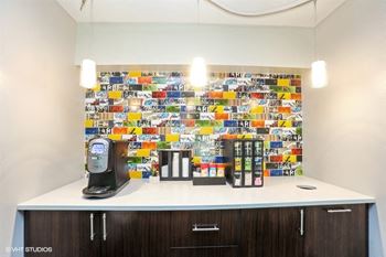 Coffee Bar at 5550 S Dorchester, Chicago, IL, 60637