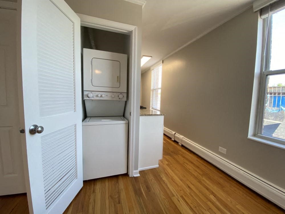 Stackable washer and dryer - One Bedroom