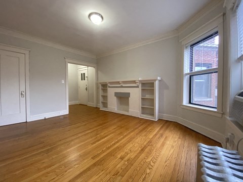 Large Windows with lots of Natural Light