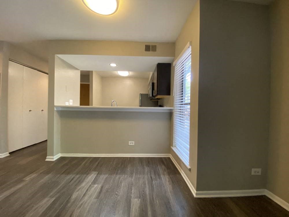 Breakfast bar sitting area