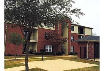 Hallmark At Garden Parkway