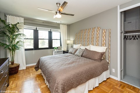 One bedroom model bedroom at Bridgeyard in Alexandria, VA One bedroom model bedroom at Bridgeyard in Alexandria, VA