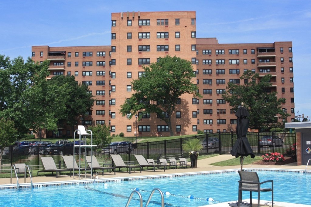 Swimming pool at Bridgeyard in Alexandria, VA