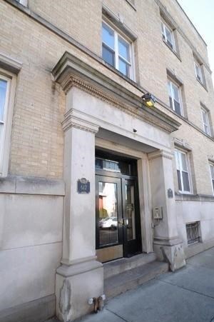 Exteriors-Traditional Exterior Traditional Exterior - Photo Gallery 4