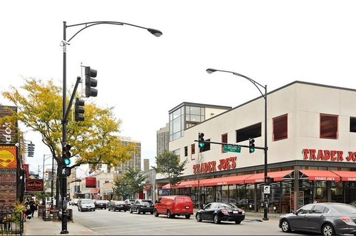 Vibrant Chicago Neighborhood