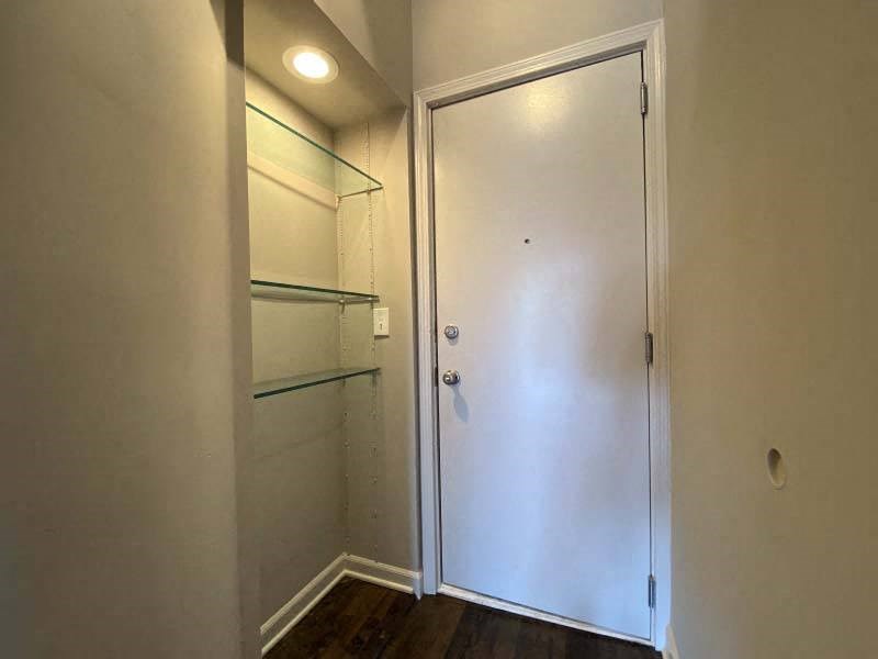 Gorgeous built-in shelving