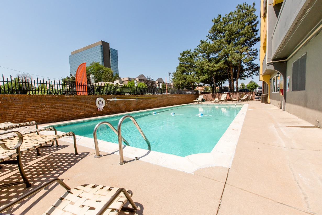 878 S. Dexter outdoor pool in Denver, CO