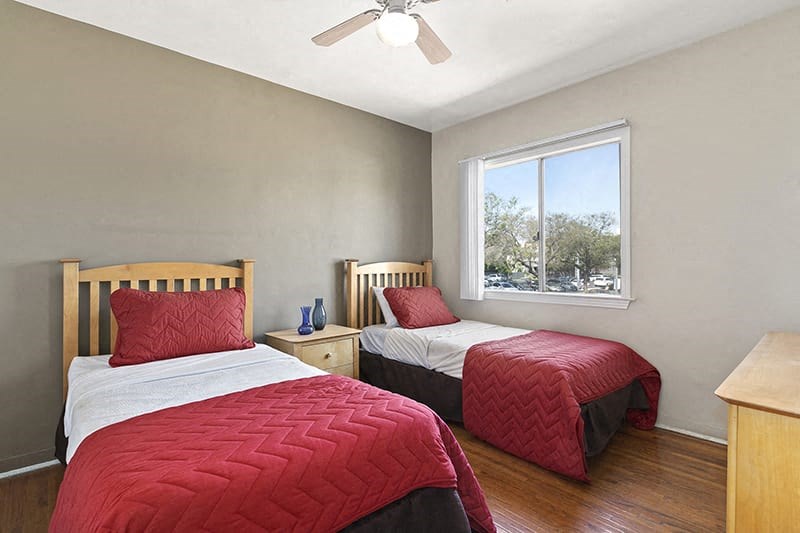 a pattern of pink and green dots on a polka dot