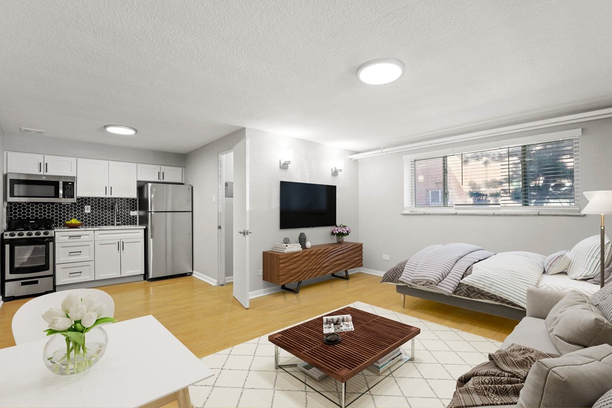 1355 Pearl Apartments