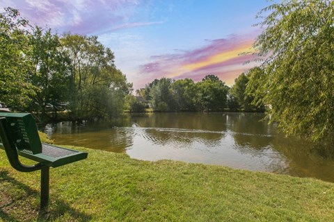 Lovely sitting area near the lake to enjoy the peaceful surrounds in nature at the community