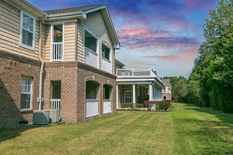 Beautifully kept grounds and apartment homes with private patios/balconies.