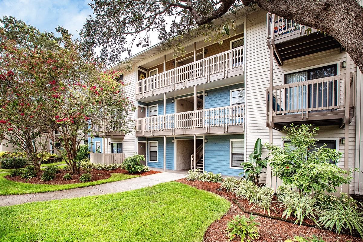 You'll be welcomed home to freshly painted buildings and lush landscaping You'll be welcomed home to freshly painted buildings and lush landscaping