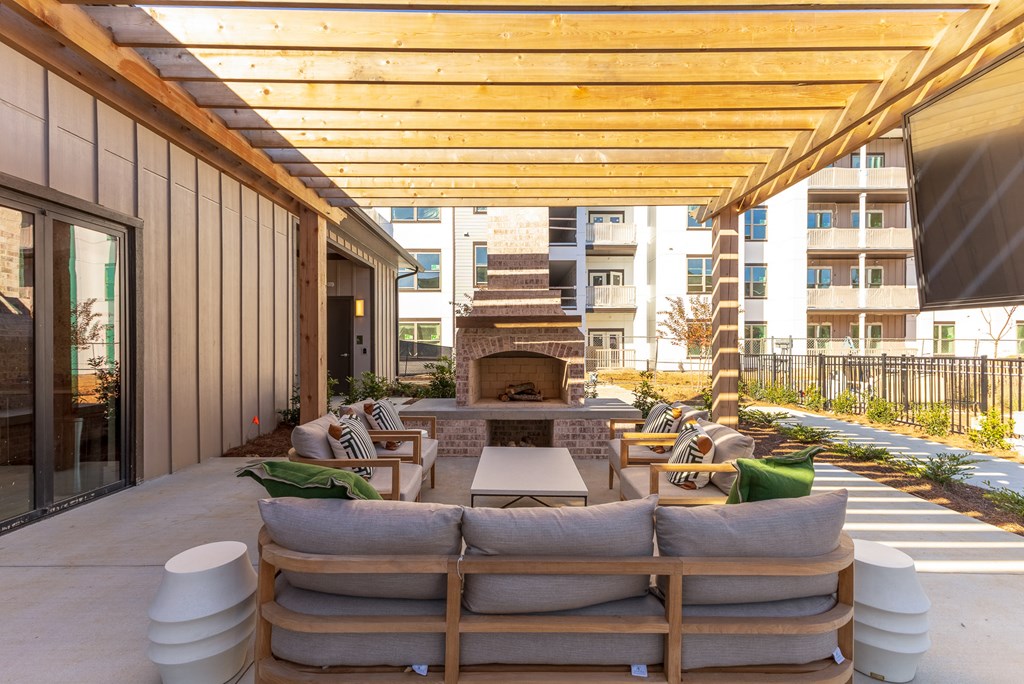 The Watts Hampton Cove