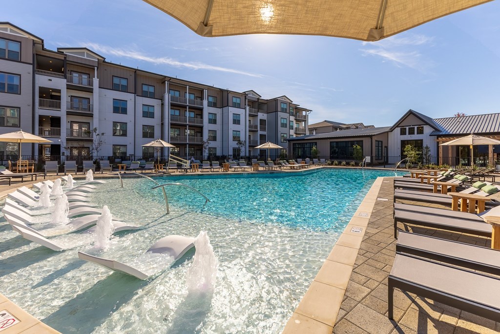 The Watts Hampton Cove