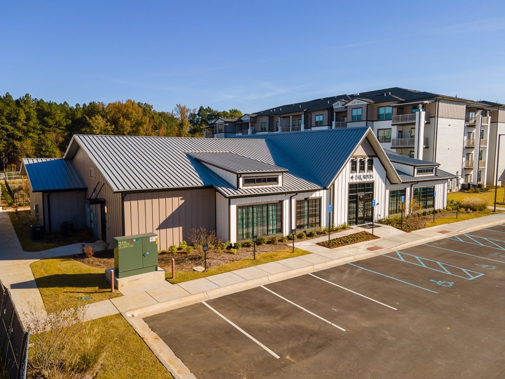 The Watts Hampton Cove