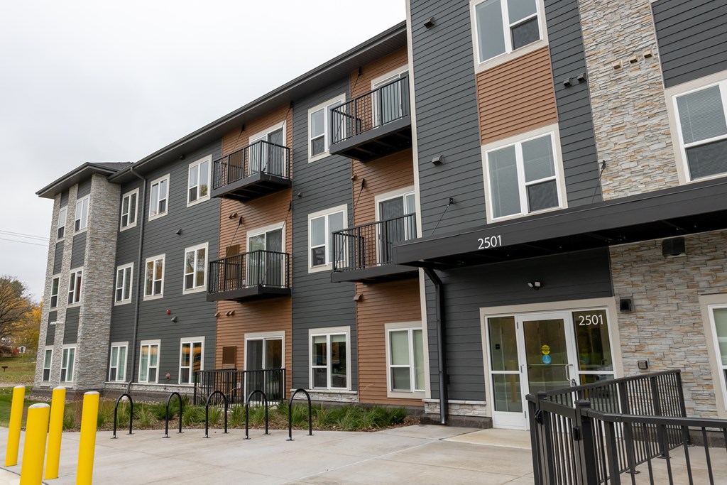 Entrance to Londin Crossing