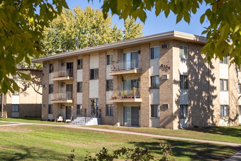 our apartments are located in the heart of the city at Villa Del Coronado Apartments, Brooklyn Park, 55443
