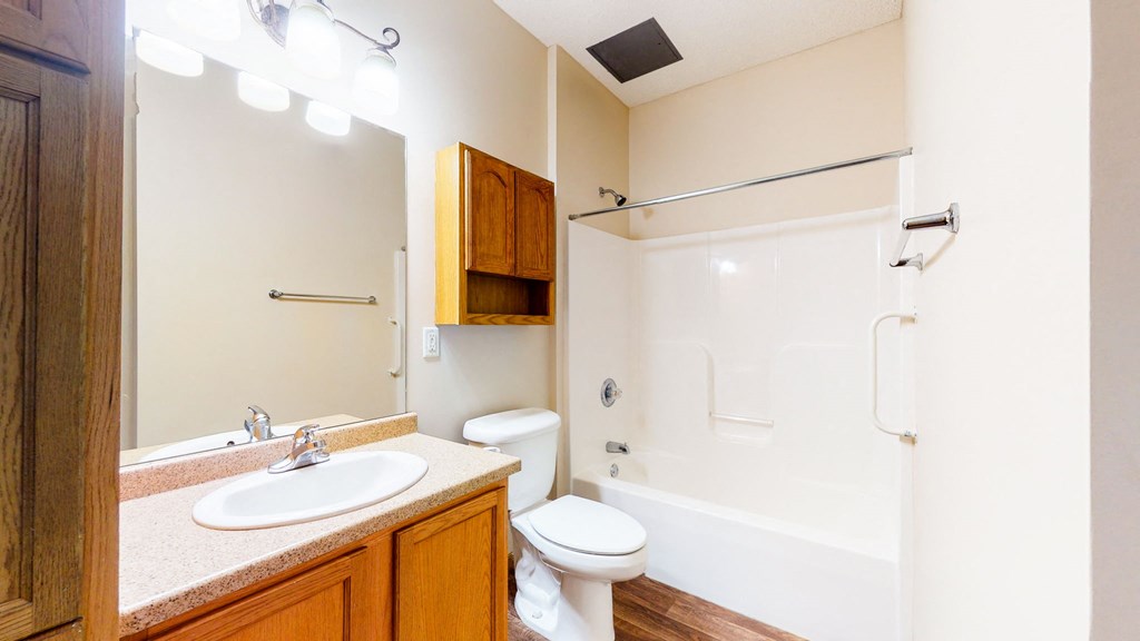 1 bedroom - pine floor plan - bathroom