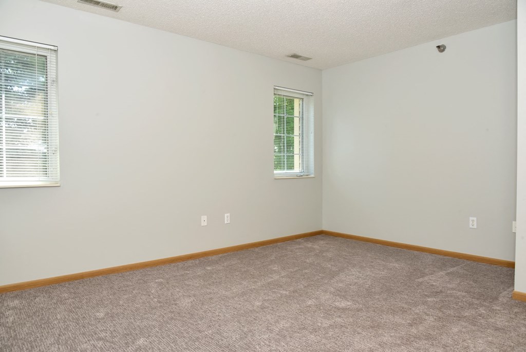 1 bedroom with upgraded carpeting