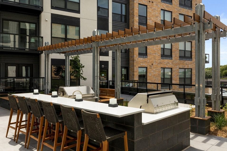 Outdoor Kitchen and Lounge Area, Residences at 1700, Minnetonka, MN 55305