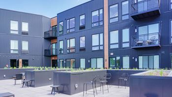 Exterior of building at CityLine Apartments, Minneapolis