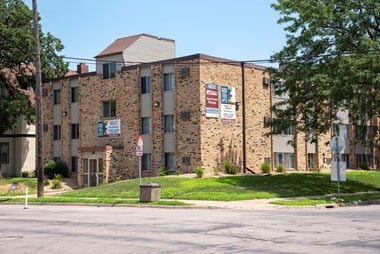 Convenient location just blocks from the U of M and on bus line.