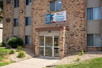 Best 2 Bedroom Apartments in Minneapolis, MN: from $815 | RENTCafé